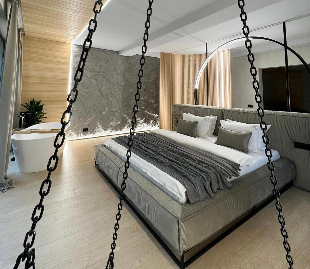 Garden Retreat Junior (Adults Only) Hotel Bran  Bagian luar foto