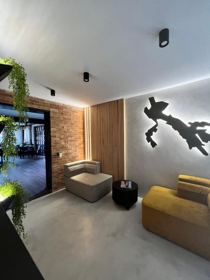 Garden Retreat Junior (Adults Only) Hotel Bran  Bagian luar foto